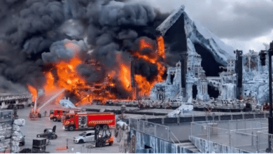 Un incendio de gran magnitud ha consumido cerca de tres cuartas partes de la emblemática mainstage del festival Tomorrowland en Boom, Bélgica, menos de 48 horas antes de su inicio.